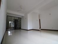 Located off Buthgamuwa Road, Rajagiriya, this airy c.2200 sq.ft. apartment is offered unfurnished for immediate rental.

Benefiting from excelle...