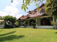 One of Colombo 5’s finest properties, this spacious family home is located off residential Thimbirigasyaya and is immaculately presented through...