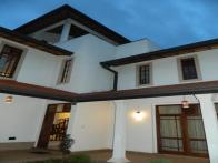 Situated just off the Akuregoda Road in Pelawatte, this great property includes some of the best fixtures and fittings in the area.

In addition...