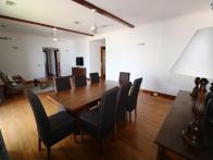 Enjoying great views over the Beira Lake to the sea, this superb Empire apartment is available for immediate rental.
Covering 2228 sq.ft., the ap...
