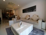 This excellent fully furnished Platinum 1 apartment is available for immediate rental.  Enjoying the convenience of a serviced apartment location,...